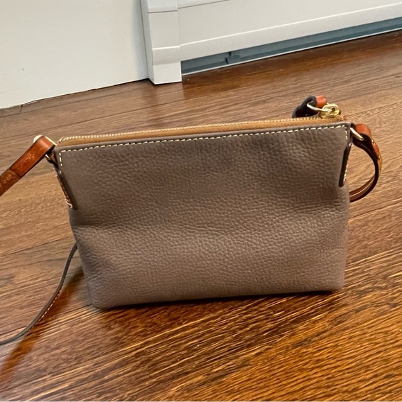 Vintage D&B gray Crossbody - Picture 4 of 5